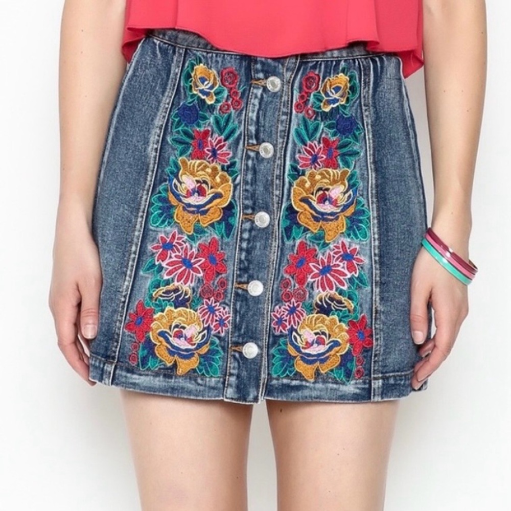 Boho Hipster Y2K Floral Denim Mini Skirt by Signature 8 Embroidered Blue SZ S